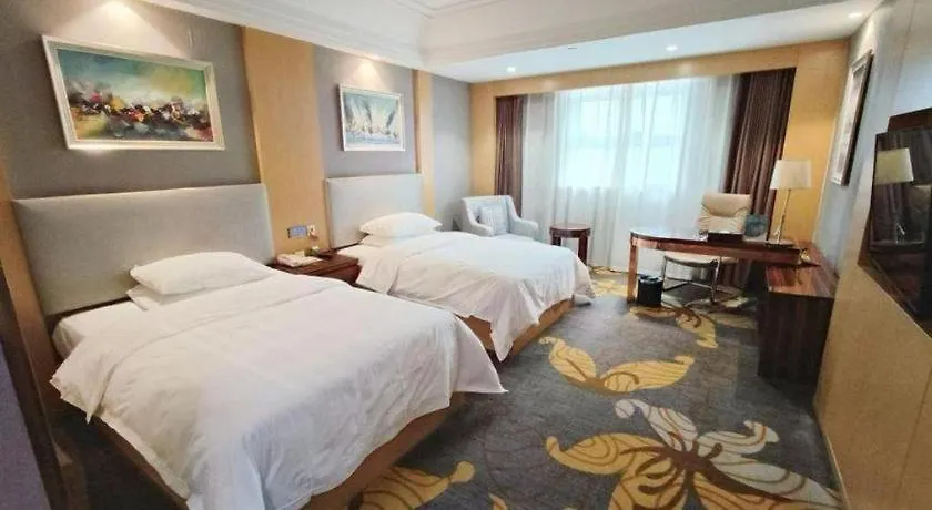 Vienna Hotel Zhengzhou Exhibition Center Zhengbian Road 3*,  中国